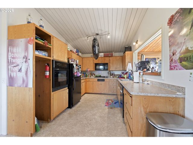 1750 E 26TH Ave, Eugene, OR 97403