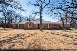 5786 Blueridge Drive, Fort Worth, TX 76112