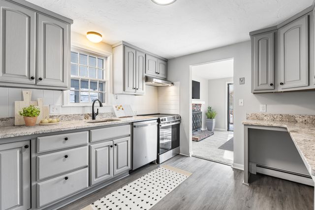 20 Colony Avenue, Buzzards Bay, MA 02532