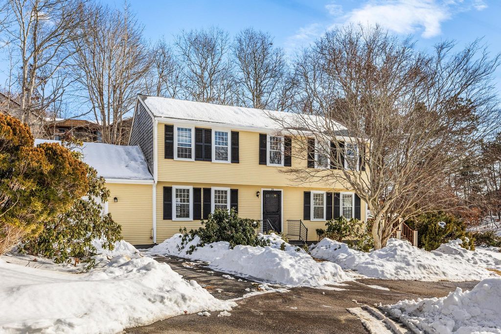 20 Colony Avenue, Buzzards Bay, MA 02532