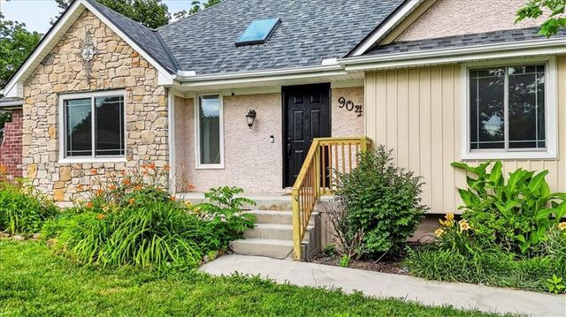904 SW 44TH Street, Blue Springs, MO 64015