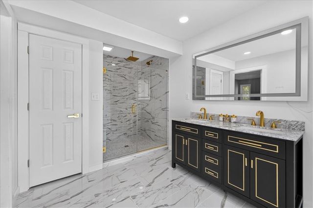 904 SW 44TH Street, Blue Springs, MO 64015