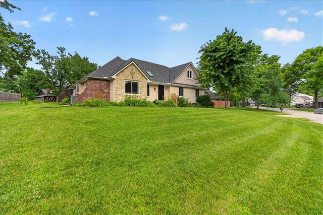 904 SW 44TH Street, Blue Springs, MO 64015