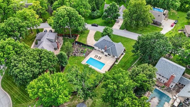 904 SW 44TH Street, Blue Springs, MO 64015