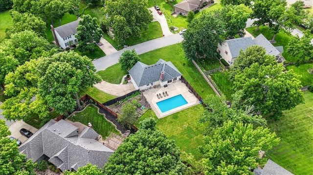 904 SW 44TH Street, Blue Springs, MO 64015