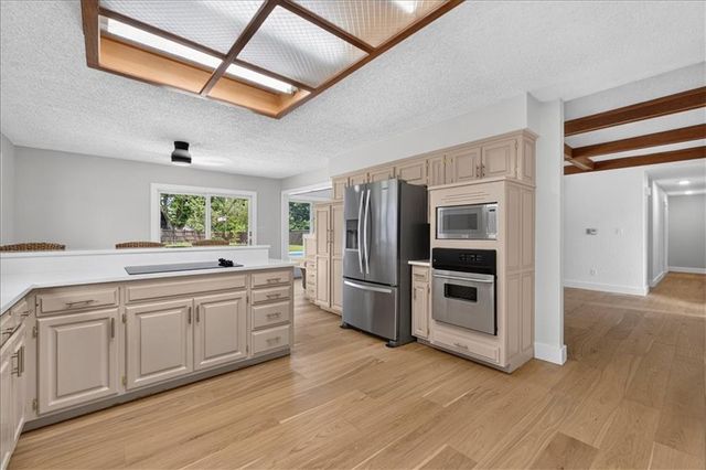904 SW 44TH Street, Blue Springs, MO 64015