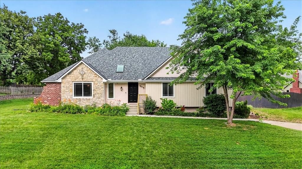 904 SW 44TH Street, Blue Springs, MO 64015