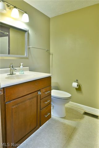 220 Wae Trail, Cortland, OH 44410