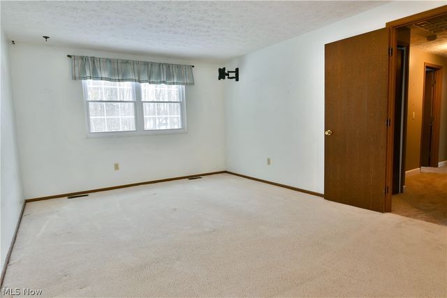 220 Wae Trail, Cortland, OH 44410