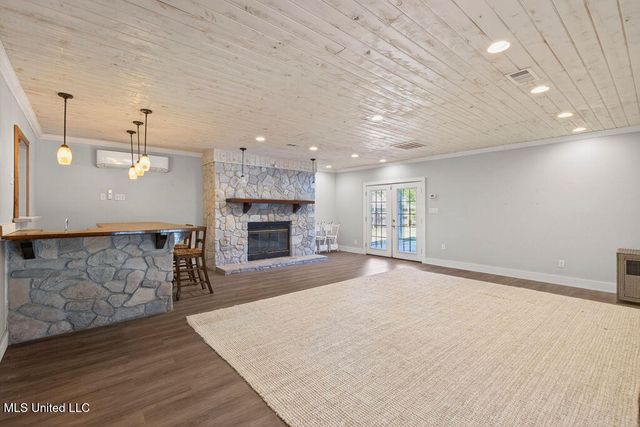 1592 E 2nd Street, Pass Christian, MS 39571