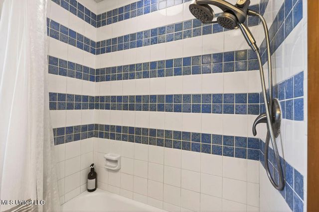 1592 E 2nd Street, Pass Christian, MS 39571