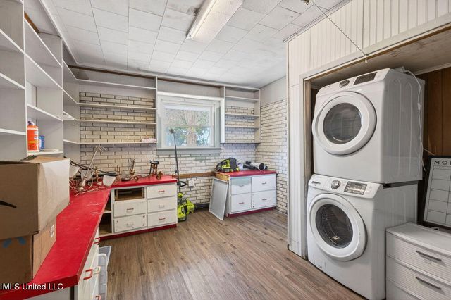 1592 E 2nd Street, Pass Christian, MS 39571