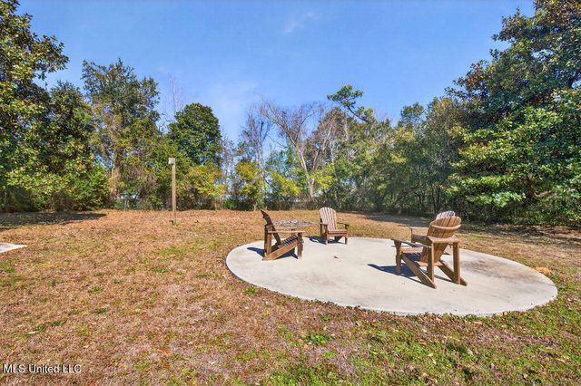 1592 E 2nd Street, Pass Christian, MS 39571