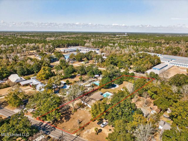 1592 E 2nd Street, Pass Christian, MS 39571