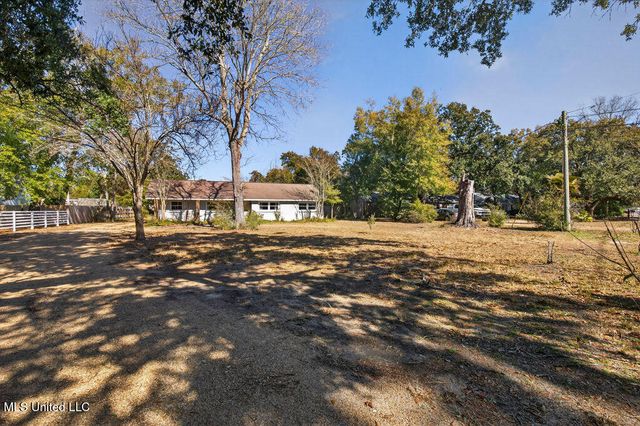 1592 E 2nd Street, Pass Christian, MS 39571