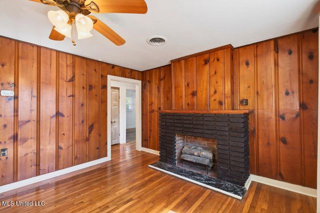 1592 E 2nd Street, Pass Christian, MS 39571