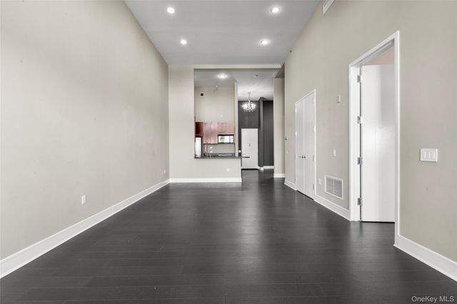 25 Leroy Place PH7, New Rochelle, NY 10805