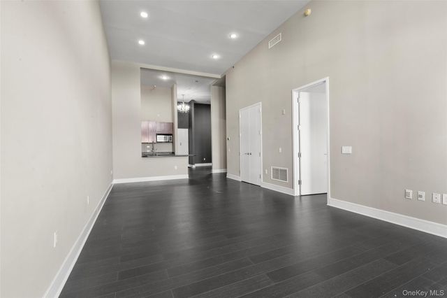 25 Leroy Place PH7, New Rochelle, NY 10805
