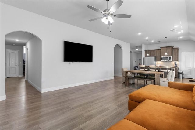 648 Sirius Lane, Waxahachie, TX 75165