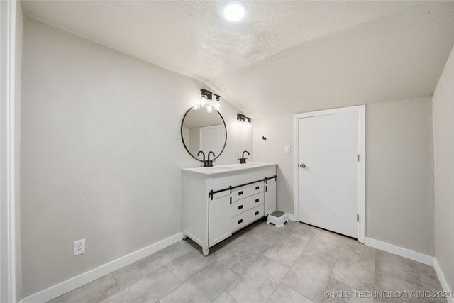 809 N 9th Street, Collinsville, OK 74021