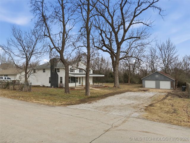 809 N 9th Street, Collinsville, OK 74021