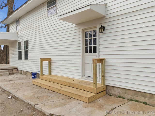 809 N 9th Street, Collinsville, OK 74021