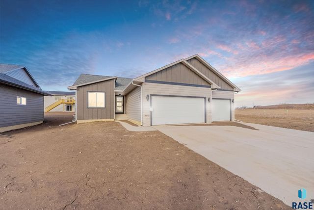 905 N Independent St Street, Lennox, SD 57039