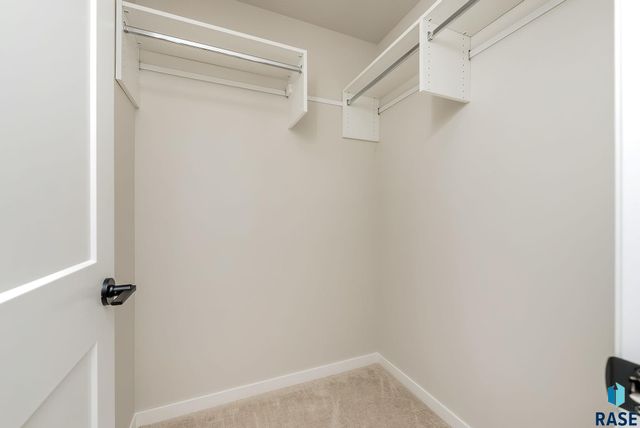 905 N Independent St Street, Lennox, SD 57039