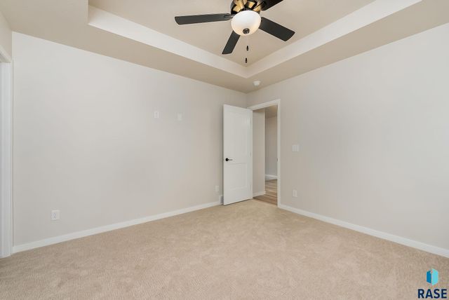 905 N Independent St Street, Lennox, SD 57039