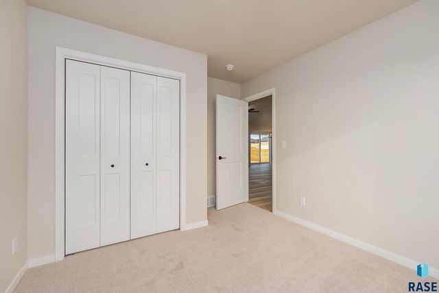 905 N Independent St Street, Lennox, SD 57039