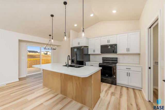 905 N Independent St Street, Lennox, SD 57039