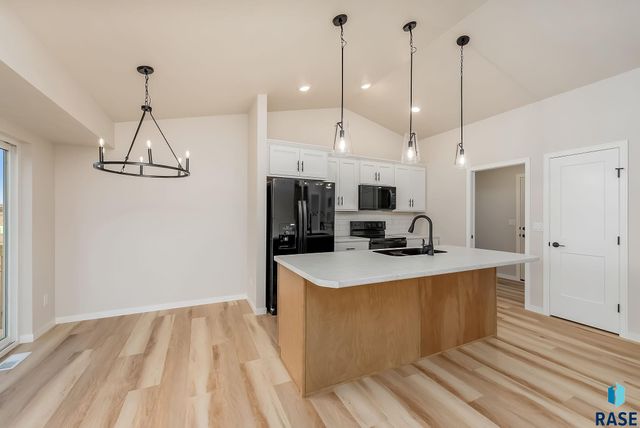 905 N Independent St Street, Lennox, SD 57039