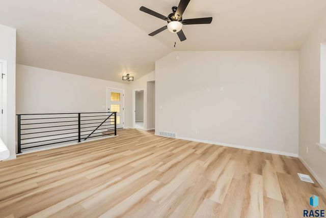 905 N Independent St Street, Lennox, SD 57039