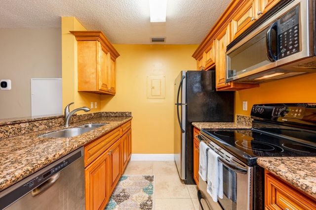 2584 GRASSY POINT DRIVE 106, Lake Mary, FL 32746