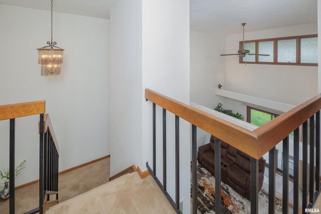 4554 BUNKER HILL Drive, Bettendorf, IA 52722