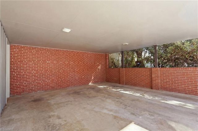 1040 Cantering Road, High Point, NC 27262