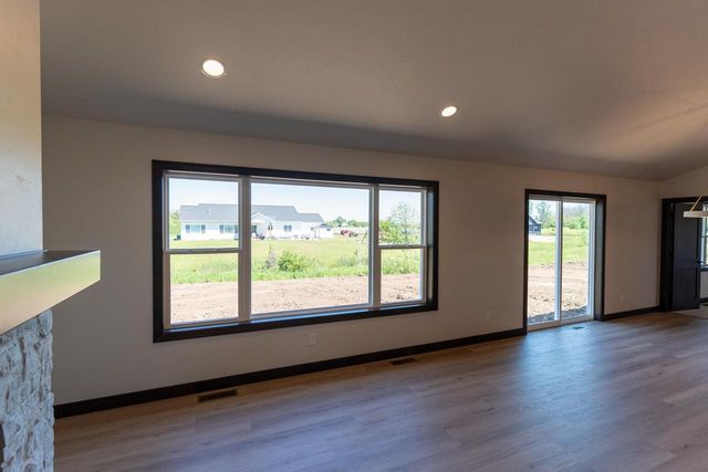 W5896 EDGEWOOD DRIVE, Menasha, WI 54952