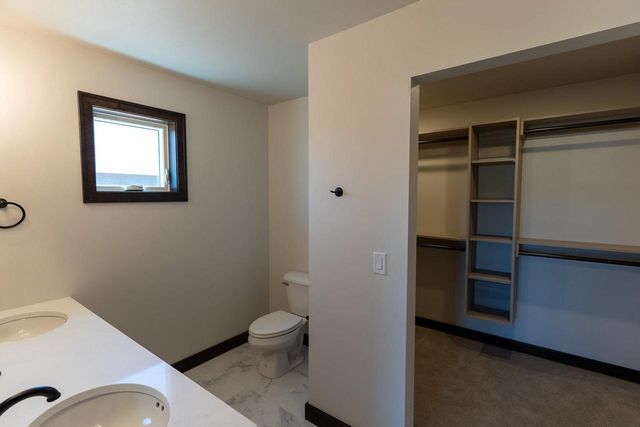W5896 EDGEWOOD DRIVE, Menasha, WI 54952