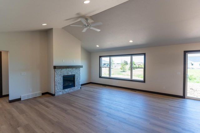 W5896 EDGEWOOD DRIVE, Menasha, WI 54952