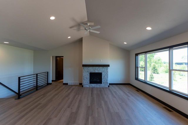 W5896 EDGEWOOD DRIVE, Menasha, WI 54952
