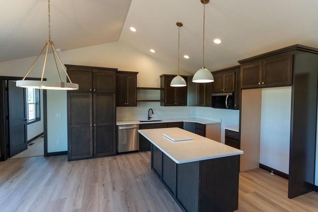 W5896 EDGEWOOD DRIVE, Menasha, WI 54952