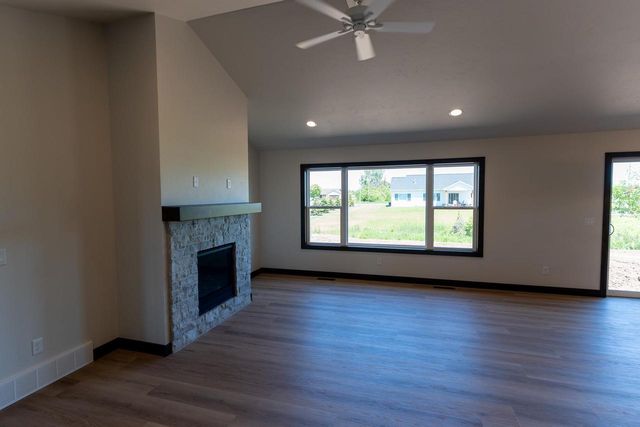 W5896 EDGEWOOD DRIVE, Menasha, WI 54952