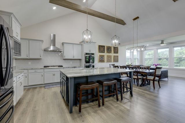 5043 High Park Hill Dr, Arrington, TN 37014