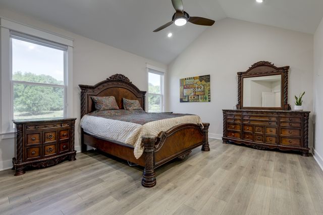 5043 High Park Hill Dr, Arrington, TN 37014