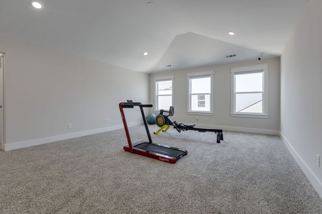 5043 High Park Hill Dr, Arrington, TN 37014