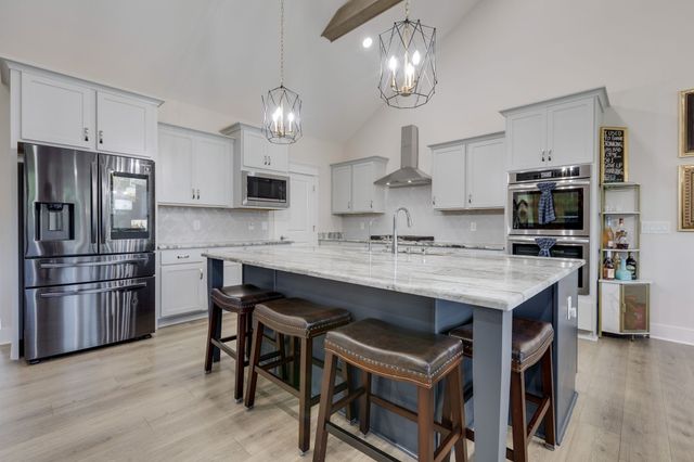 5043 High Park Hill Dr, Arrington, TN 37014