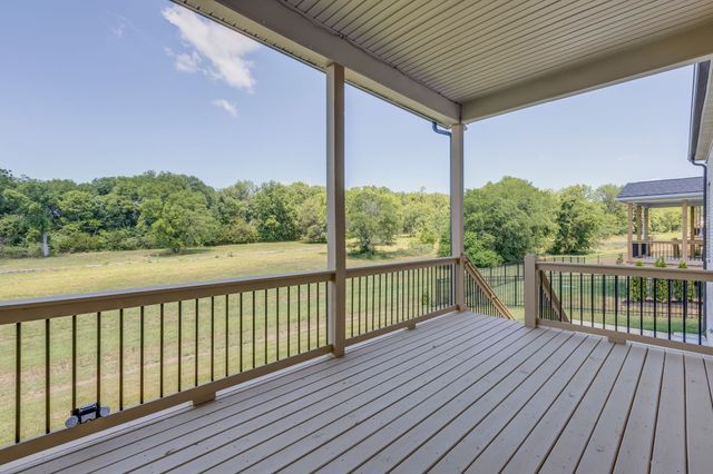 5043 High Park Hill Dr, Arrington, TN 37014