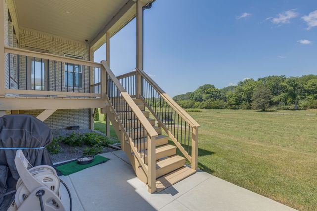 5043 High Park Hill Dr, Arrington, TN 37014