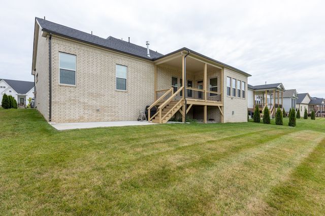 5043 High Park Hill Dr, Arrington, TN 37014