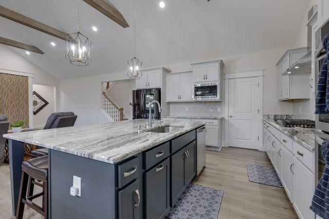 5043 High Park Hill Dr, Arrington, TN 37014